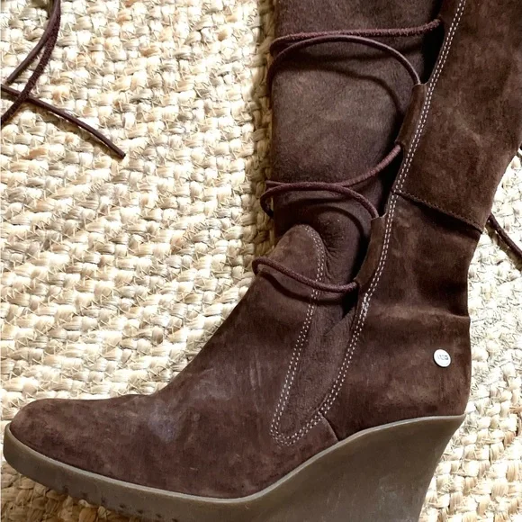 UGG Elsey Lace-up Suede Boots, Size 7 - Picture 3 of 8